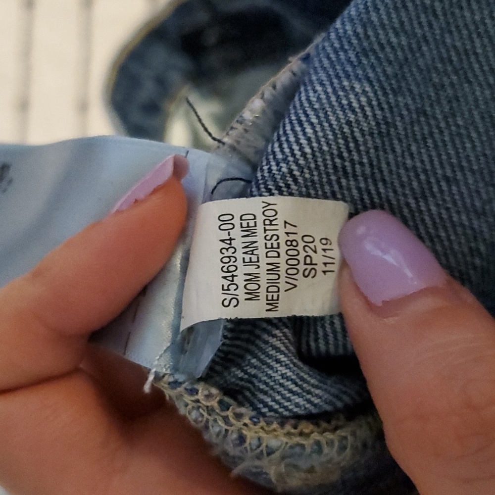GAP Ripped Mom Jeans - Picture 4 of 8